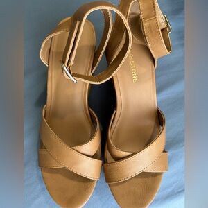 ‼️SOLD‼️#40 Sun and Stone wedges size8.5